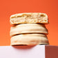 Alfajor de Chocolate Blanco con Mantequilla de Mani